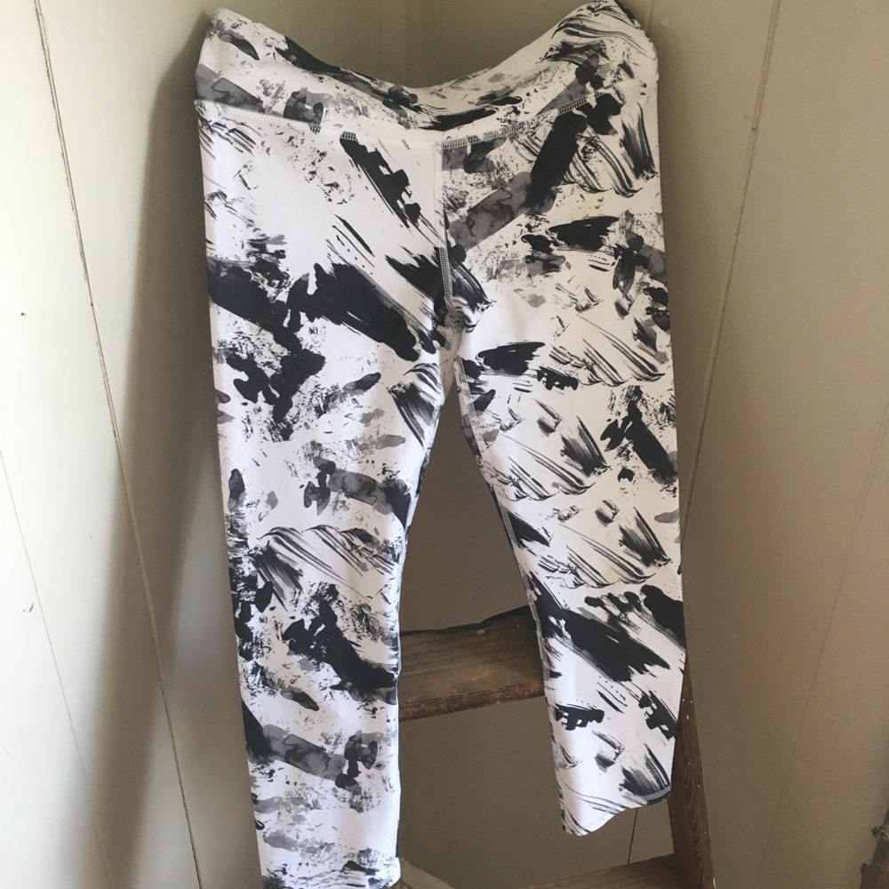 Fabletics Crop Leggings